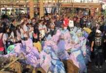 جمع 5 طن مخلفات من قاع البحر في شرم الشيخ 5