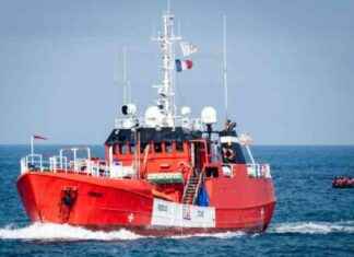 حادث غرق مهاجر وإنقاذ 61 شخصًا في بحر المانش 61