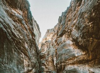 هدير عبد الرازق: أسرار نجاحها وأبرز محطات حياتها الفنية