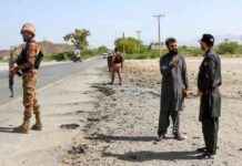 هجوم إرهابي يقتل ثلاثة أطفال واثنين من البالغين على حافلة مدرسية في باكستان