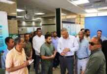 جولة مفاجئة لمحافظ أسوان في مستشفى النيل بإدفو: تقديم الخدمات في التركيز