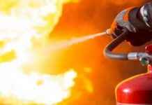 حوادث اختناق في حريق بالقاهرة والنيران تحاصر سكان عقار بأكتوبر