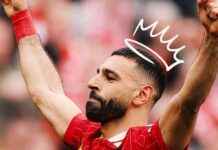 صور – محمد صلاح يتوج بلقب لاعب الدوري الإنجليزي الممتاز للموسم للمرة الثالثة – مصر إندبندنت