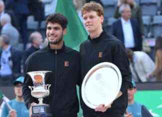 رولان غاروس: ألكاراز يلاحق التاج ضد سينر وديوكوفيتش