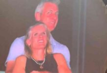 فيديو: كيف كشف حفل Coldplay علاقة العلاقة الحميمة لرئيس شركة الفلكيين coldplay