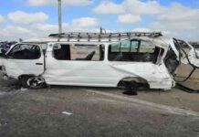 حادث انقلاب ميكروباص على طريق صحراوي في المنيا