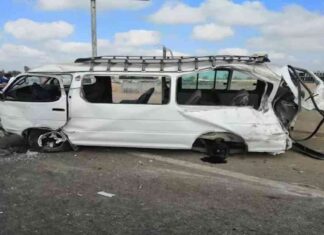 حادث انقلاب ميكروباص على طريق صحراوي في المنيا