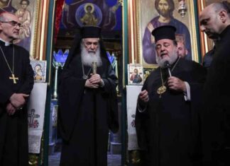 زيارة نادرة لزعماء مسيحيين إلى غزة بعد هجوم كنيسة إسرائيلي قاتل – مصر المستقلة