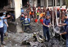 طلاب مكلومون يطالبون بالإجابات بعد تحويل حادث تحطم الطائرة مدرسة بنجلاديش إلى فخ مميت