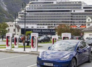 أكيورا توقف تي. أل. أكس – كومهو تخسر وبورشه تتألق