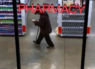 تأثير تهديد ترامب على مرضى الأدوية: ارتفاع الأسعار ونقص الإمدادات