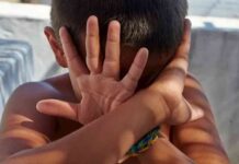 كشف الداخلية عن تفاصيل العثور على طفل معذب على الطريق