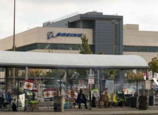 إضراب عمال بوينغ يؤثر على إنتاج مقاتلة أف-16 16