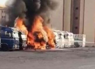 حريق يلتهم 4 سيارات نقل بجراج خلف مستشفى القرين – أخبار الشرقية 4