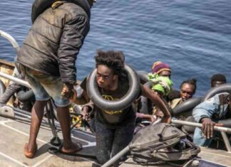 إنقاذ 47 مهاجرًا قبالة سواحل صفاقس: تفاصيل العملية البحرية 47