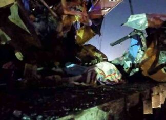 حادث تصادم حافلة في طريق الصحراء الشرقية بمصر: 7 قتلى و44 جريحًا 7-44