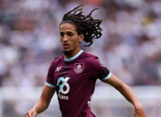 لماذا غاب المجبري عن مباراة بيرنلي في إنكلترا؟