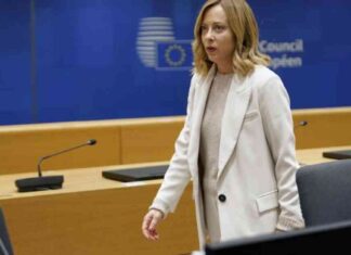 فضيحة إباحية تهز إيطاليا: تسريب صور مفبركة لسياسيات تثير غضب الجمهور