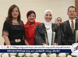 تكريم الفجر للدكتور محمد عز بحصوله على الدكتوراه في علم الاجتماع السياسي