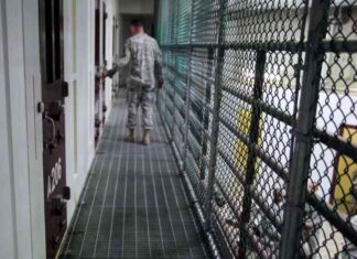 المهاجرون الفنزويليون في جوانتانامو يتعرضون للعزل وسوء النظافة والطعام الباهت، تقول منظمة هيومان رايتس ووتش – مصر المستقلة