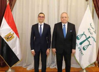 تكريم رئيس مجلس الدولة لوزير الاستثمار والتجارة الخارجية