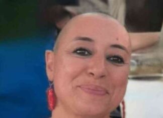 ما هي قصة ابتسام لشكر وتهمتها بالإساءة للذات الإلهية؟