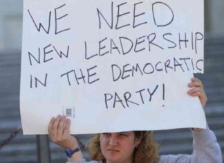 أزمة ديمقراطية في أميركا: عجز عن توحيد الصفوف ومواجهة ترامب