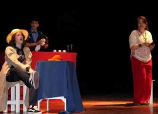 نساء على الخشبة: تجارب مسرحية ملهمة من الجزائر