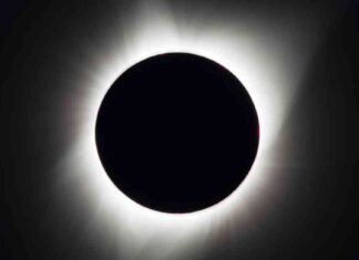 كل ما تحتاج معرفته عن كسوف الشمس الكلي يوم السبت في مصر – مصر المستقلة