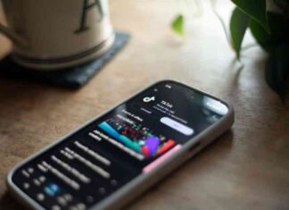 توك تثير مخاوف الموظفين حول تأثير التطبيق على المراهقين في فيديو مشهور