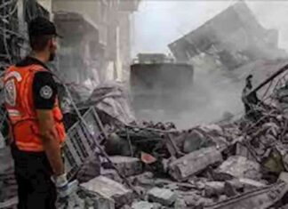 النازحون في غزة: الإقامة قرب الشواطئ وتحديات الدفاع المدني