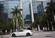 ماسك يرفع حصته في تسلا إلى 2.5 مليون سهم بقيمة تجاوزت المليار دولار 25