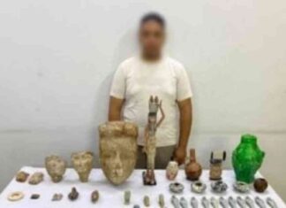 تاجر في المنيا يحتجز 577 قطعة أثرية في متحف شرقي – صور 577