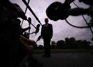 ترامب يستعد لضربات قوية في الخريف بينما الديمقراطيون يبحثون عن اتجاه – مصر المستقلة