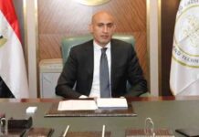 تحسين مناهج اللغة العربية والإنجليزية في المرحلة الثانوية.