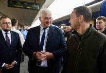 زيارة وزير الخارجية البولندي لكييف وفرنسا تستدعي سفيري روسيا