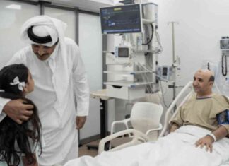 زيارة أمير قطر لجرحى العدوان الإسرائيلي: دعم وتضامن من الدوحة