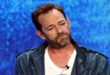 لوك بيري يتعافى من يد مرتعشة في صورة واحدة