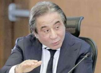 عودة رجل الأعمال المصري أحمد عز إلى الحياة العامة بعد سنوات من الغياب