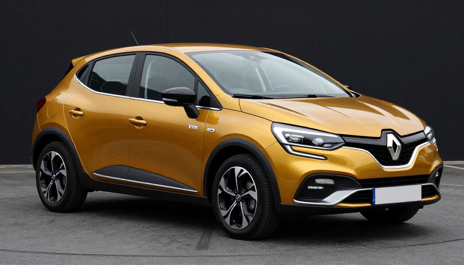 لماذا تبرز رينو 7 بين سياراتها الشقيقة؟*