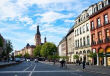 الحياة في فرانكفورت: دليل شامل للمجتمع المحلي Life in Frankfurt: A Comprehensive Guide for the Local Community