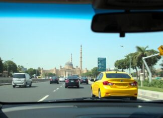القيادة في مدينة القاهرة: نصائح و نصائح الأمن Driving in Cairo: Tips and Safety Advice