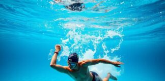 الرياضات المائية: عالم من التحدي والتميز Aquatic sports: A world of challenge and excellence