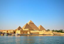 كairo: مدينة الأهرام والماء Cairo: The City of Pyramids and Water