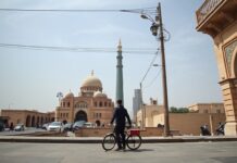 الحياة في القاهرة: بين التحديات والفرص Life in Cairo: Between Challenges and Opportunities